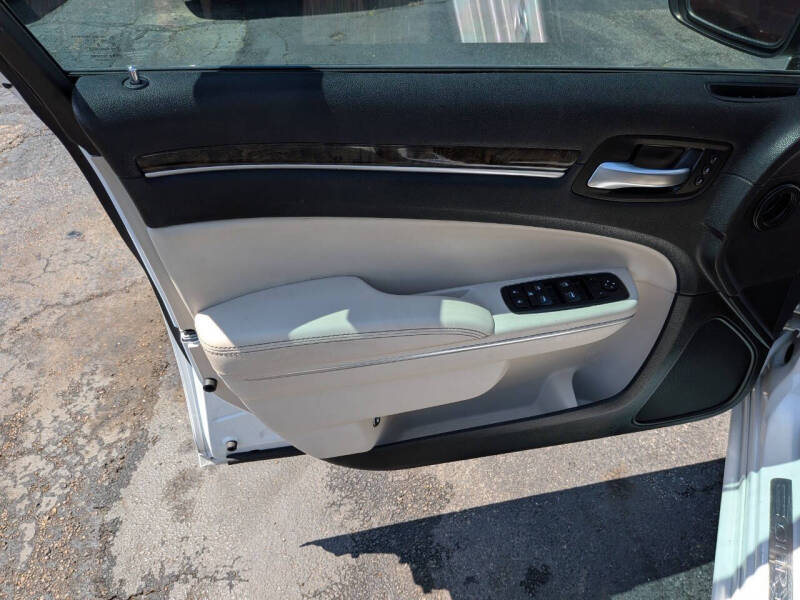 2015 Chrysler 300 C