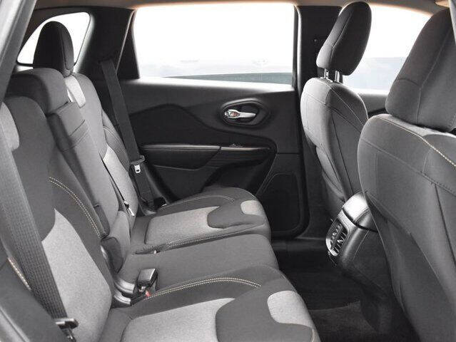 2015 Jeep Cherokee Sport