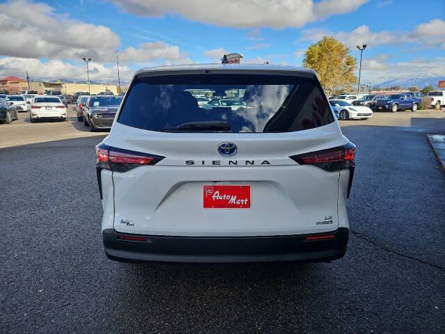 2021 Toyota Sienna LE 8-Passenger