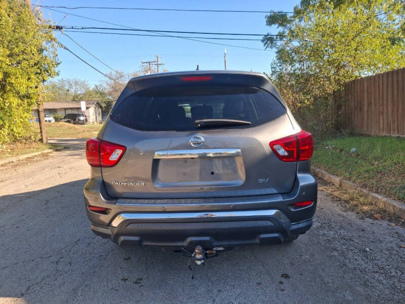 2017 Nissan Pathfinder SV