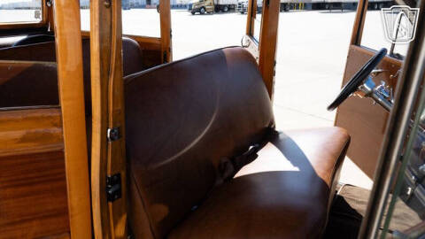 1946 Ford Super Deluxe