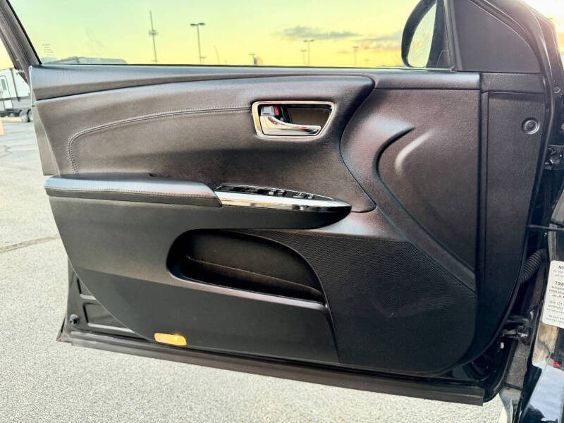2017 Toyota Avalon XLE