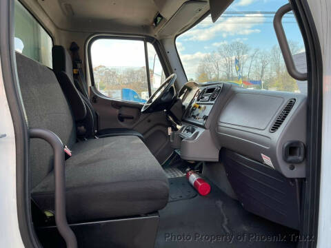 2015 Freightliner M2 106