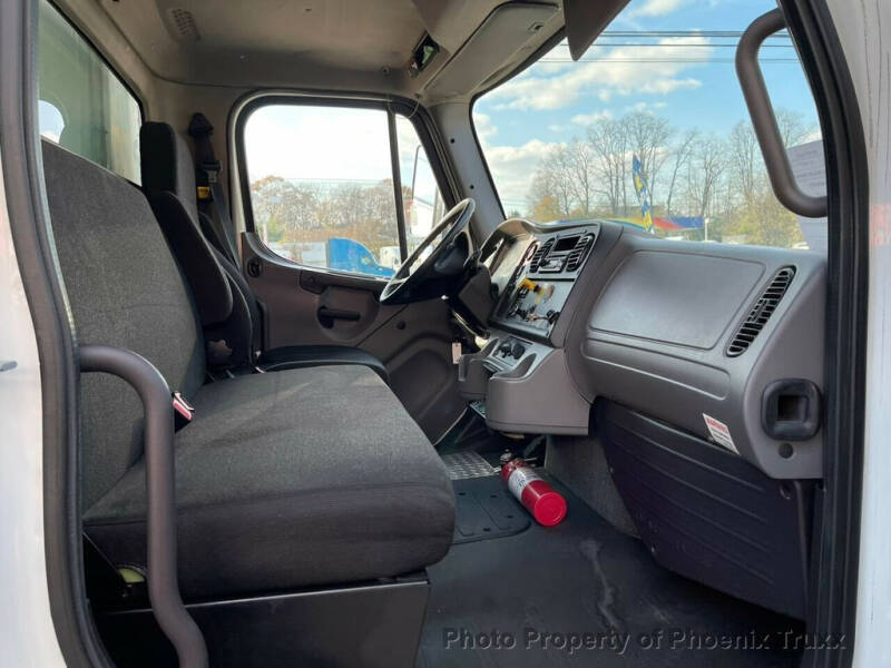 2015 Freightliner M2 106