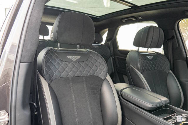 2020 Bentley Bentayga 34