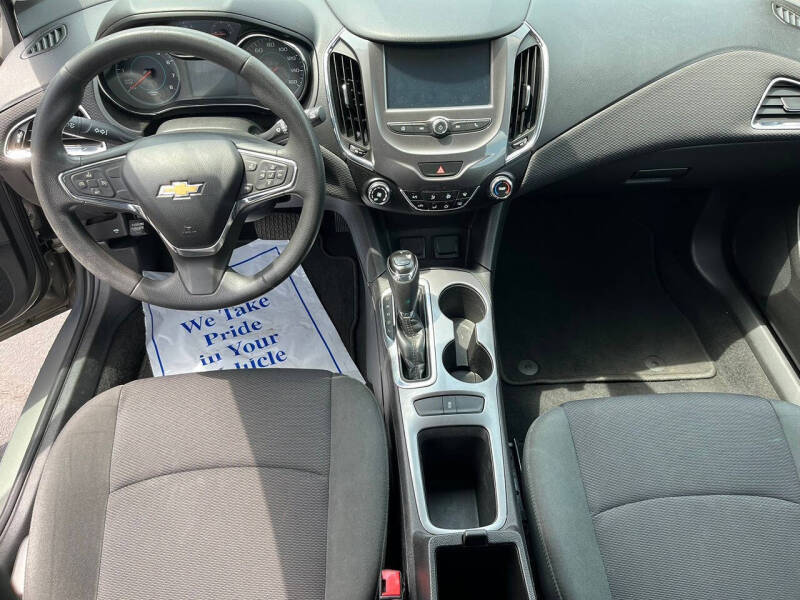 2017 Chevrolet Cruze LT Auto