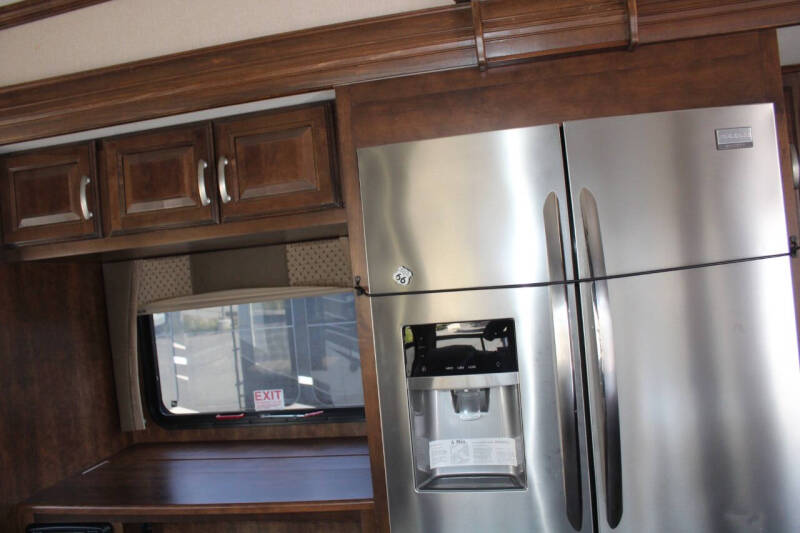 2016 Forest River Cardinal 325RL