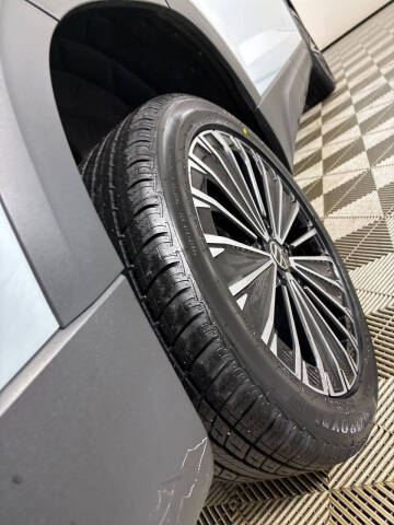 2025 Volkswagen Taos SE