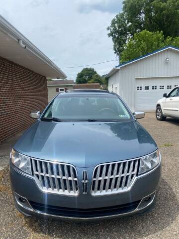 2011 Lincoln MKZ for sale at MYERS PRE OWNED AUTOS & POWERSPORTS in Paden City WV