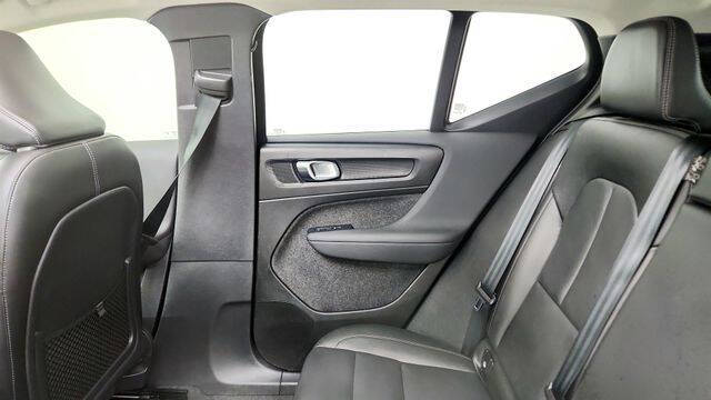 2025 Volvo XC40 B5 Plus Bright Theme