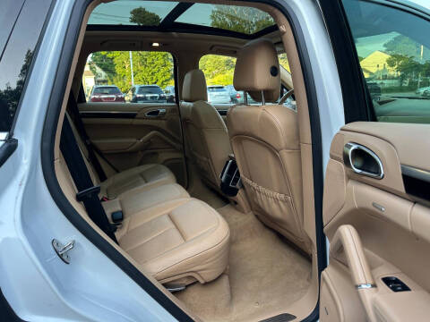 2014 Porsche Cayenne Platinum
