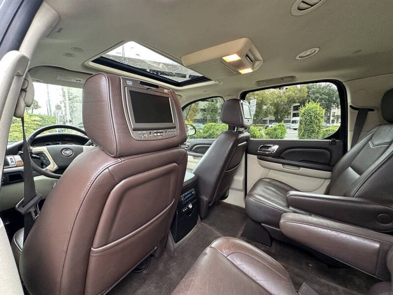 2011 Cadillac Escalade ESV Platinum Edition