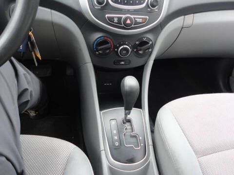 2013 Hyundai Accent GLS