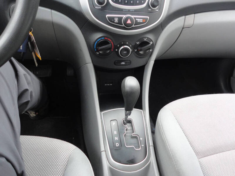 2013 Hyundai Accent GLS