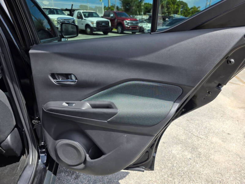 2020 Nissan Kicks SV