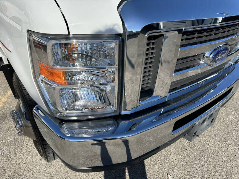 2019 Winnebago Outlook