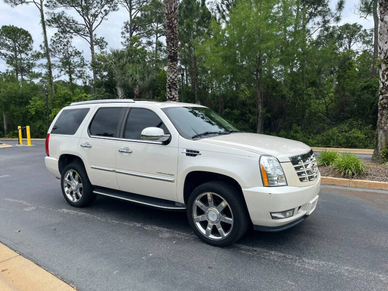 2010 Cadillac Escalade Luxury photo 4