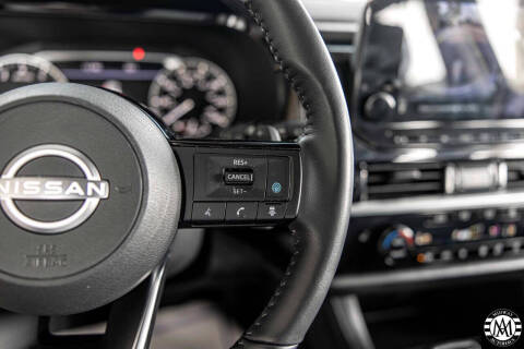 2023 Nissan Pathfinder SL