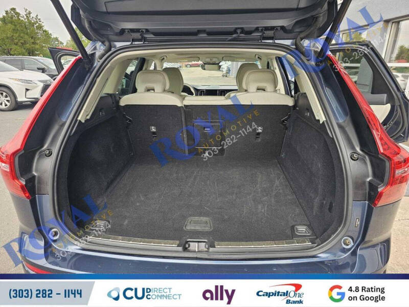 2023 Volvo XC60 B5 Plus Bright Theme