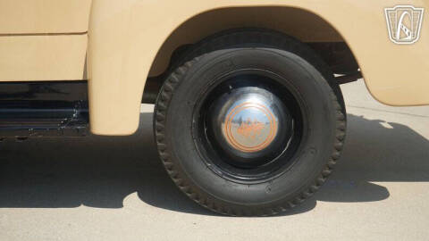 1951 International L 110