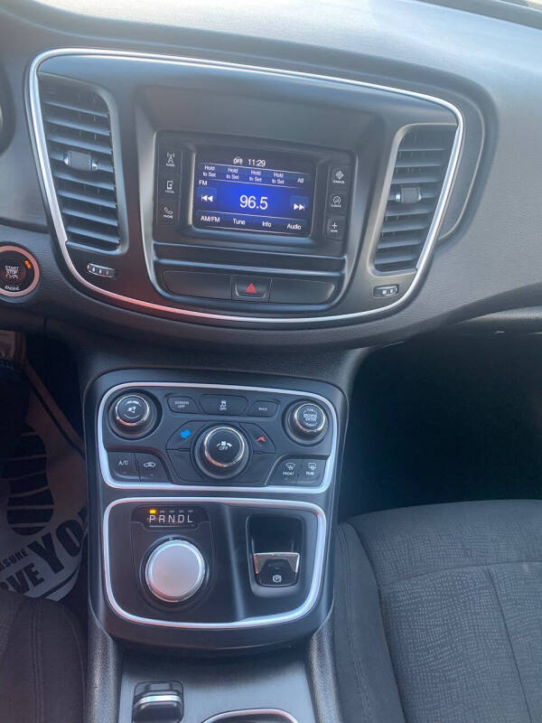 2016 Chrysler 200 Limited