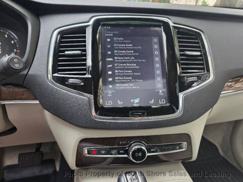 2016 Volvo XC90 T6 Momentum