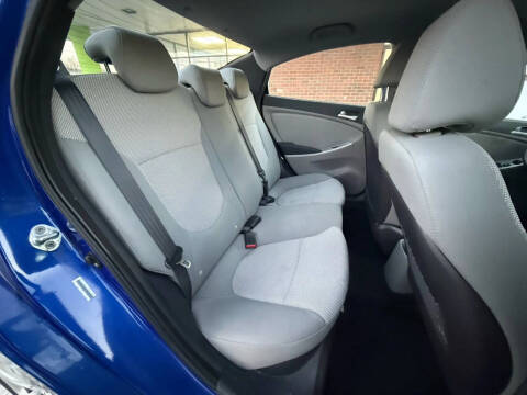 2012 Hyundai Accent GLS