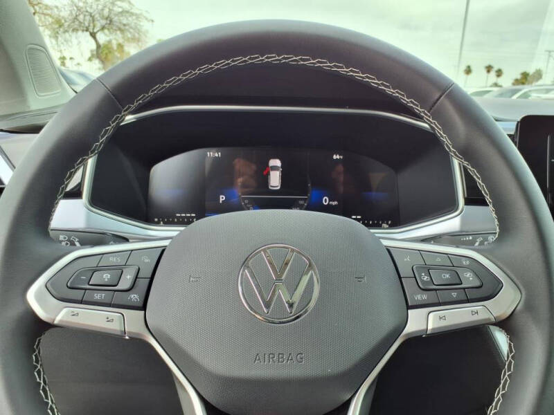 2025 Volkswagen Taos SE