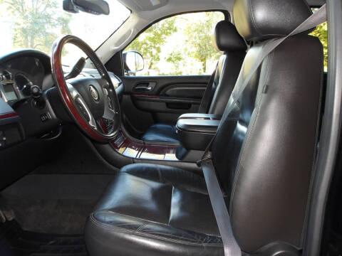 2011 Cadillac Escalade Luxury