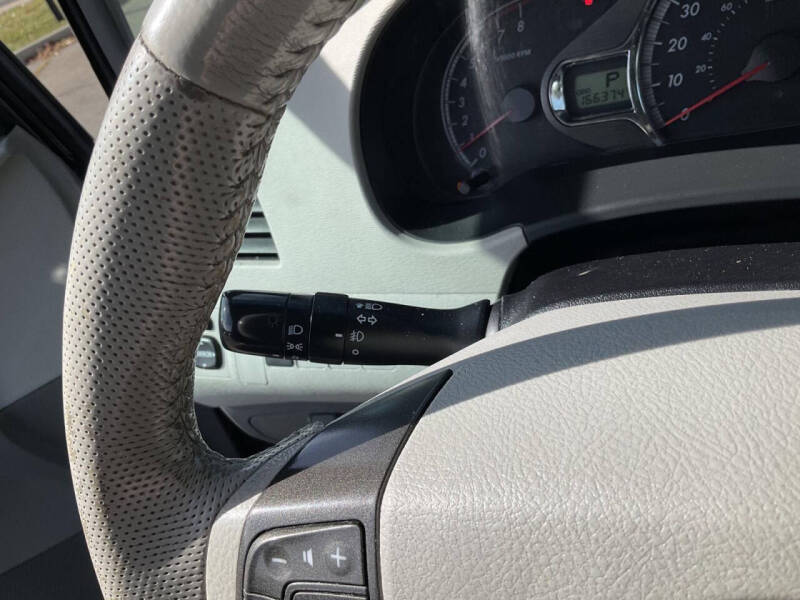 2014 Toyota Sienna SE 8-Passenger