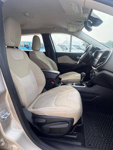 2015 Jeep Cherokee Sport