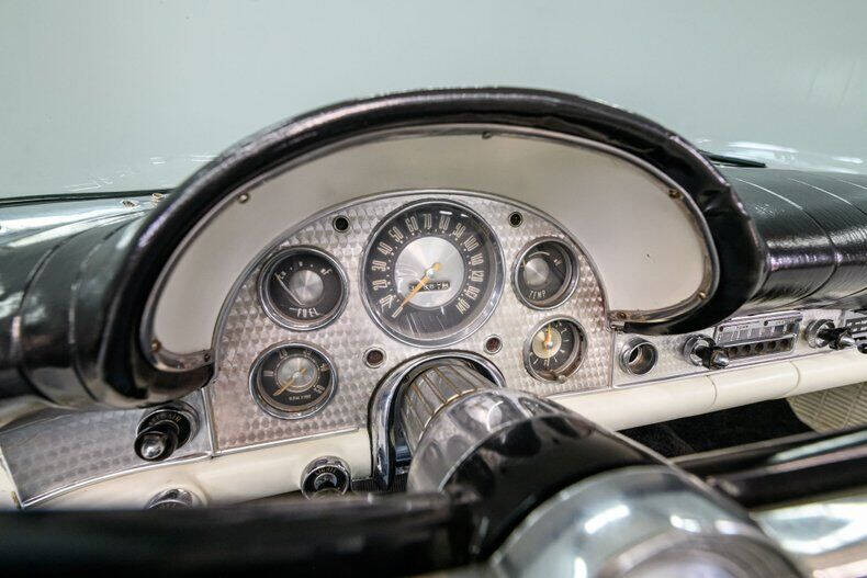 1957 Ford Thunderbird