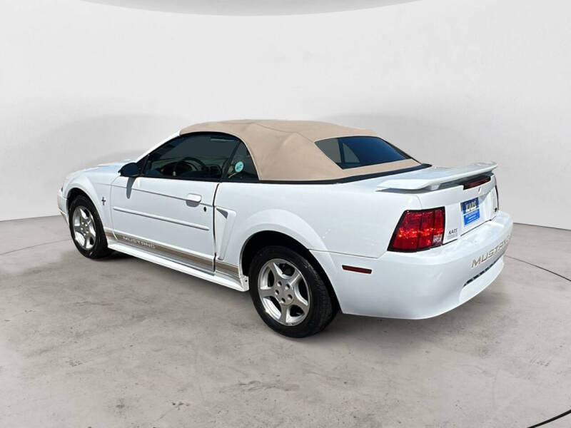 2003 Ford Mustang