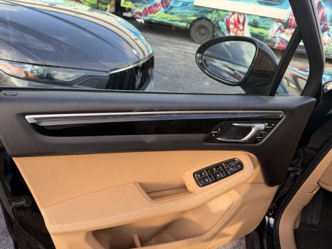 2017 Porsche Macan