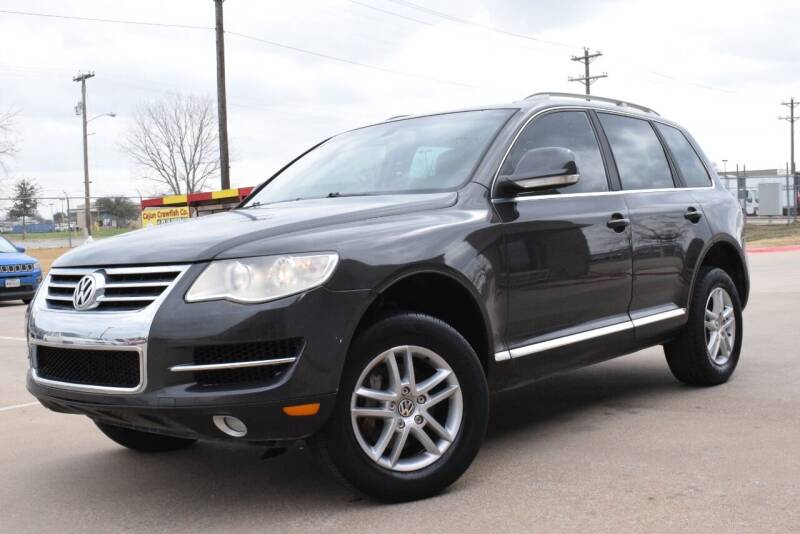2008 Volkswagen Touareg 2 for sale at TEXACARS in Lewisville TX