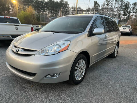 2007 Toyota Sienna for sale at Georgia Car Shop in Marietta GA