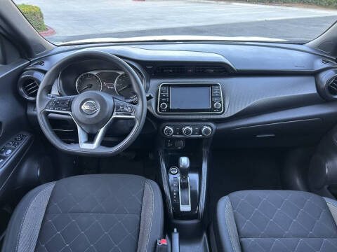 2019 Nissan Kicks S