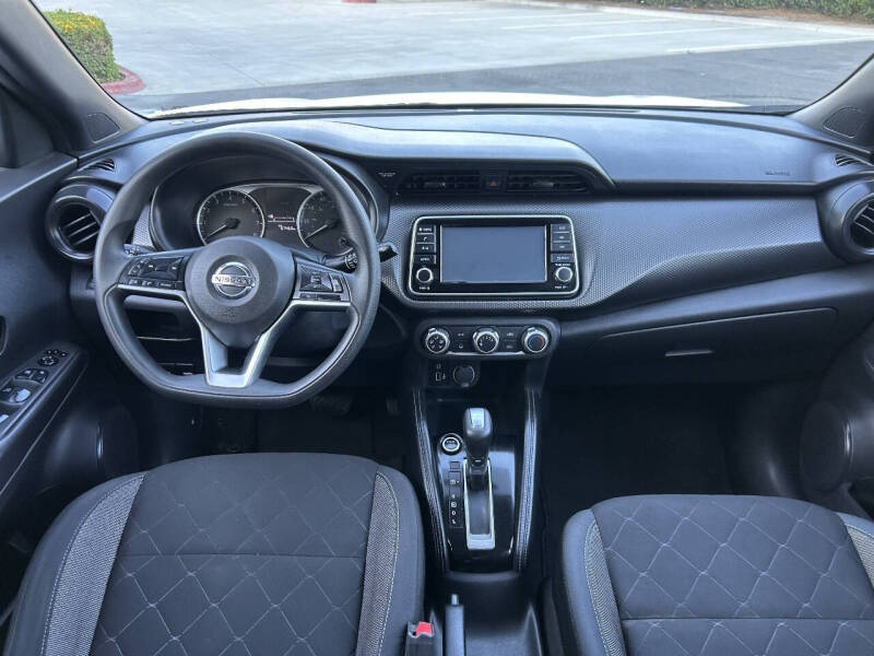 2019 Nissan Kicks S