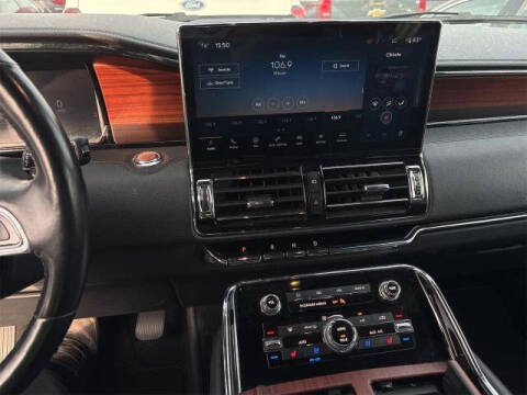 2023 Lincoln Navigator Standard