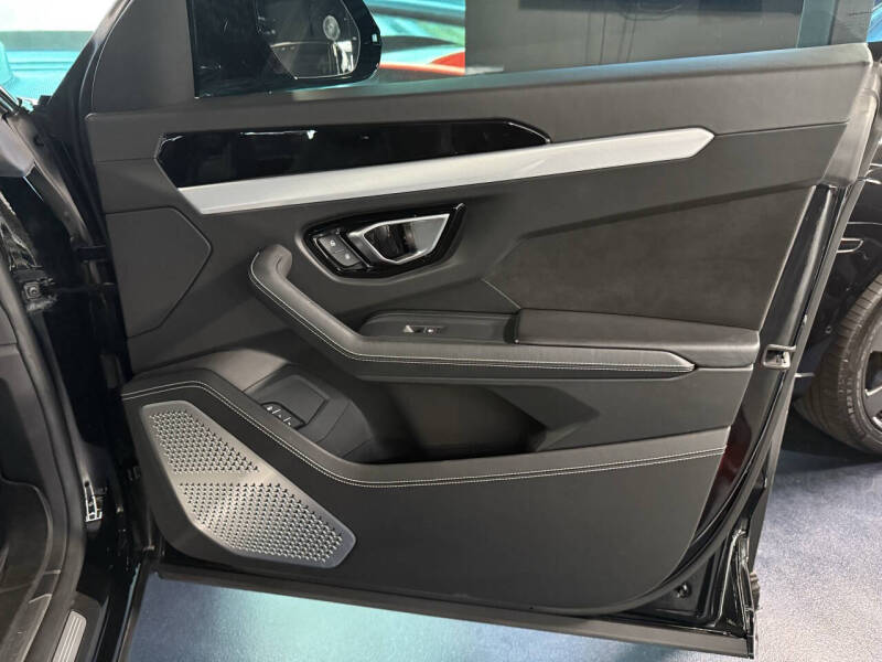 2020 Lamborghini Urus