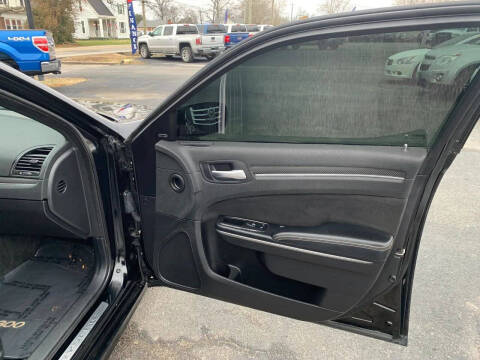 2012 Chrysler 300 SRT8