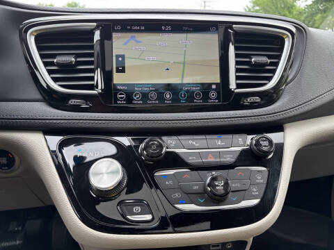 2020 Chrysler Pacifica Hybrid Limited