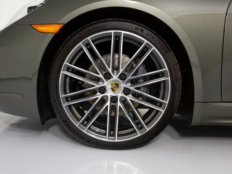 2025 Porsche 718 Cayman