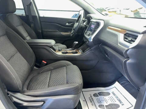 2017 GMC Acadia SLE-2