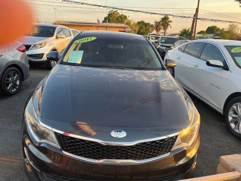 2017 Kia Optima LX's photo