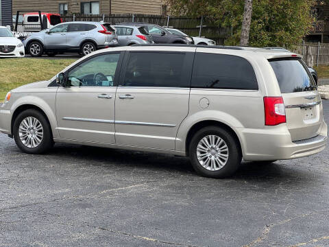 2013 Chrysler Town and Country Touring-L