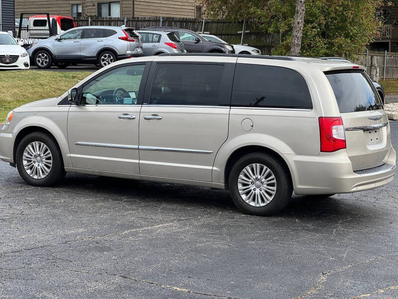 2013 Chrysler Town and Country Touring-L
