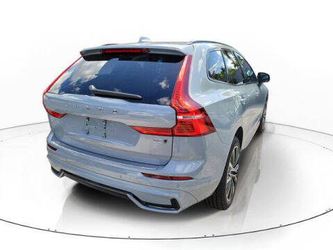 2024 Volvo XC60 B5 Plus Dark Theme