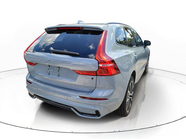 2024 Volvo XC60 B5 Plus Dark Theme