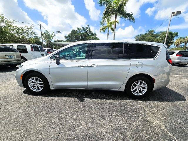 2024 Chrysler Pacifica Touring L